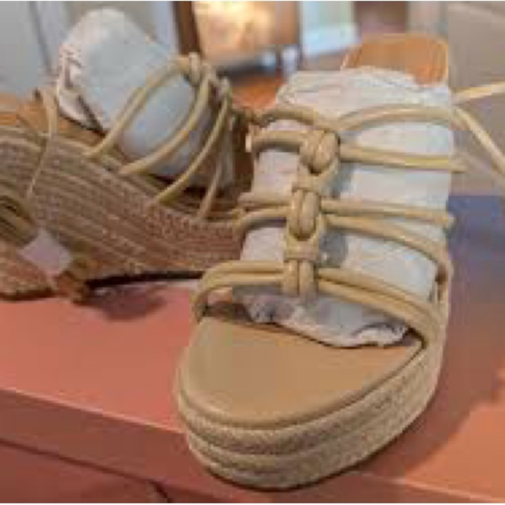 Lisa Vicky Sandals